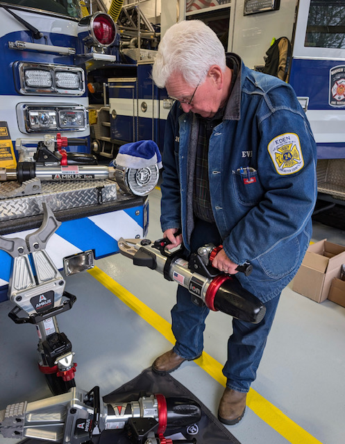 MTFR staff have begun the transition of hydraulic pump to battery-powered rescue tools for Truck 204. 

Thank you to the Relief members who are taking part!

#MTFireRescue #ManheimTownship