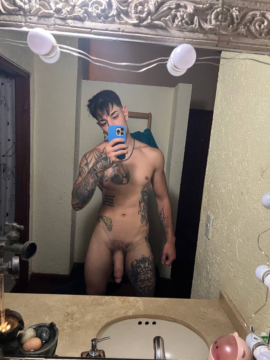 Maxy3ink (150k) tweet media