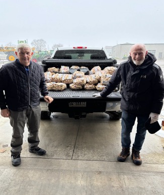 PremierEquip1's tweet photo. The spirit of Christmas is alive and well once again with our Listowel team. This, their 8th year of donating potatoes to area food banks was the largest to date. 730, 10lb. bags of potatoes were donated to 6 area food banks. Congrats and thank you to all the staff who helped coordinate and donate to the cause.