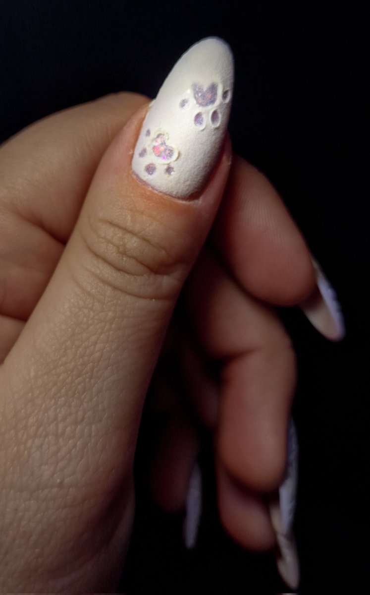 Miruralpaga's tweet photo. Chaque annΓ©e j'attends l'hiver avec impatience car j'ai toujours le droit Γ des dingueries ! Merci Γ ma gΓ©niale prothΓ©siste ! #winternails #nailart https://t.co/Mn8K2Yr5el