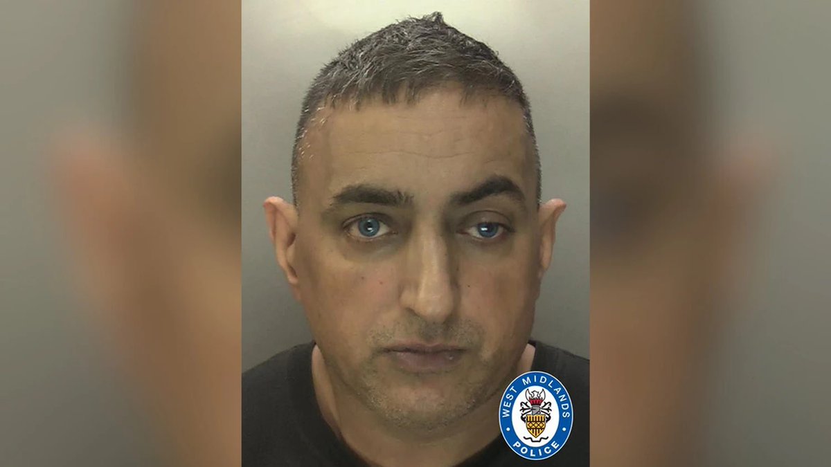 TheNorfolkLion's tweet photo. The one of the left got 27 months for brandishing an AK-47 on video with threats to kill like…
“EDL we’re coming to f**king blow you away you motherf****r”.
While Wayne O’Rouke on the right was jailed for 3 years for saying hurtful things on X like…
"people of Southport" to "get out on the street"
It’s clear which one is worse.
Two-tier justice in plain sight.