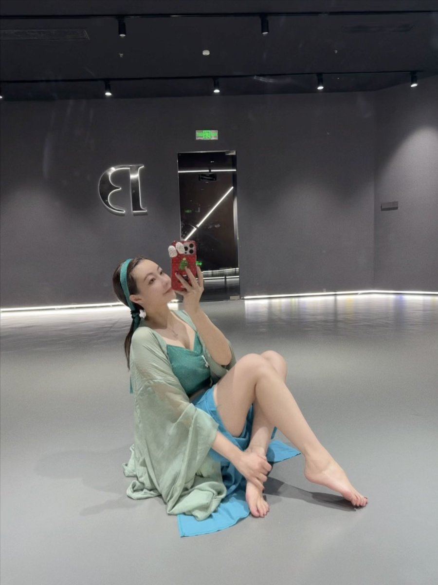 这叫香汗淋漓吧 https://t.co/vRgPCo57Cq