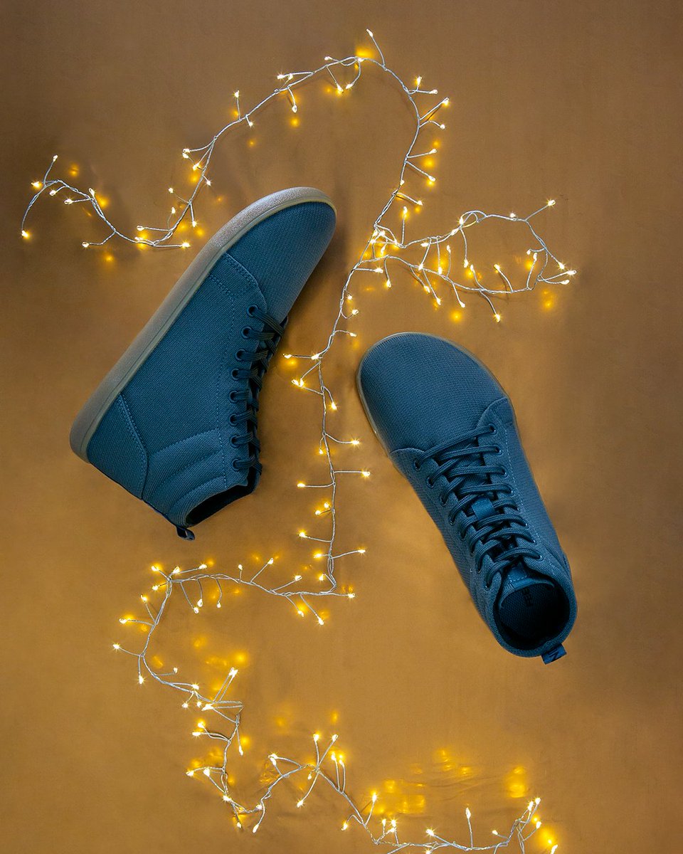 feelgrounds's tweet photo. Happy holidays! 🎅🏼🎄 Need a last-minute gift? 😎 Grab a digital Feelgrounds Gift Card – emailed instantly and redeemable anytime. Get yours now: https://t.co/5WNo18OX5u 🎁 #feelgrounds https://t.co/34N1pWoAry