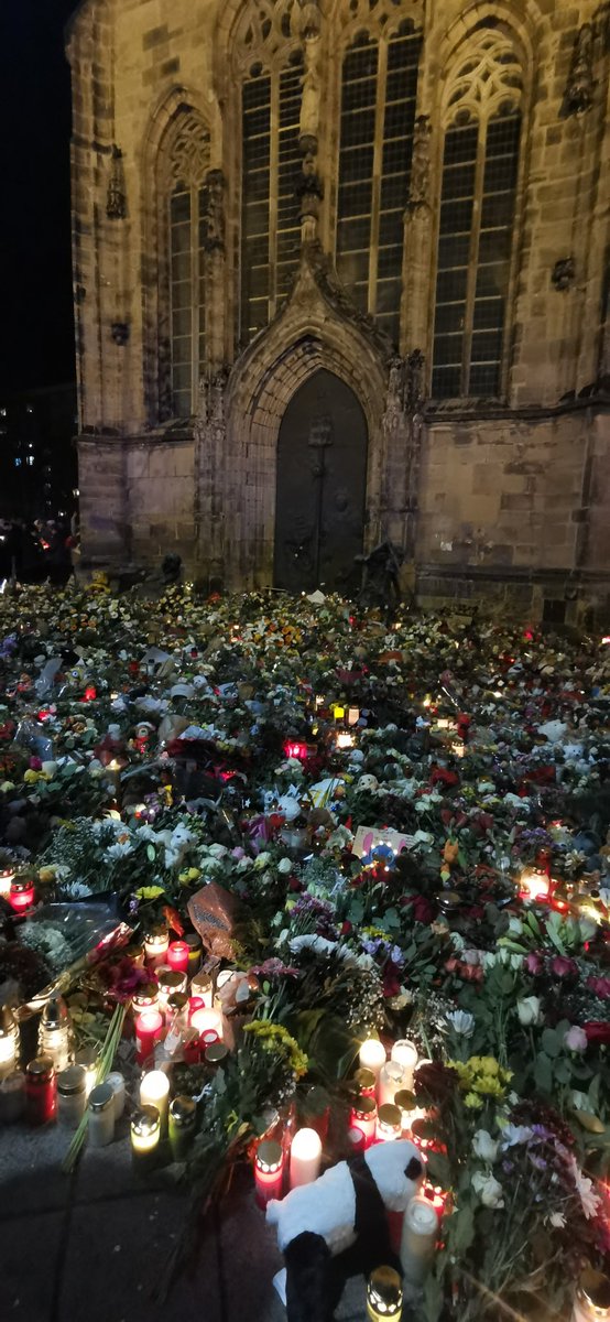 Magdeburg du bist niemals alleine!
Wir stehen zusammen und lassen uns unsere Stadt und unsere Trauer nicht nehmen. Wir lassen uns nicht vereinnahmen für Hass und Hetze. #Magdeburg #md2312