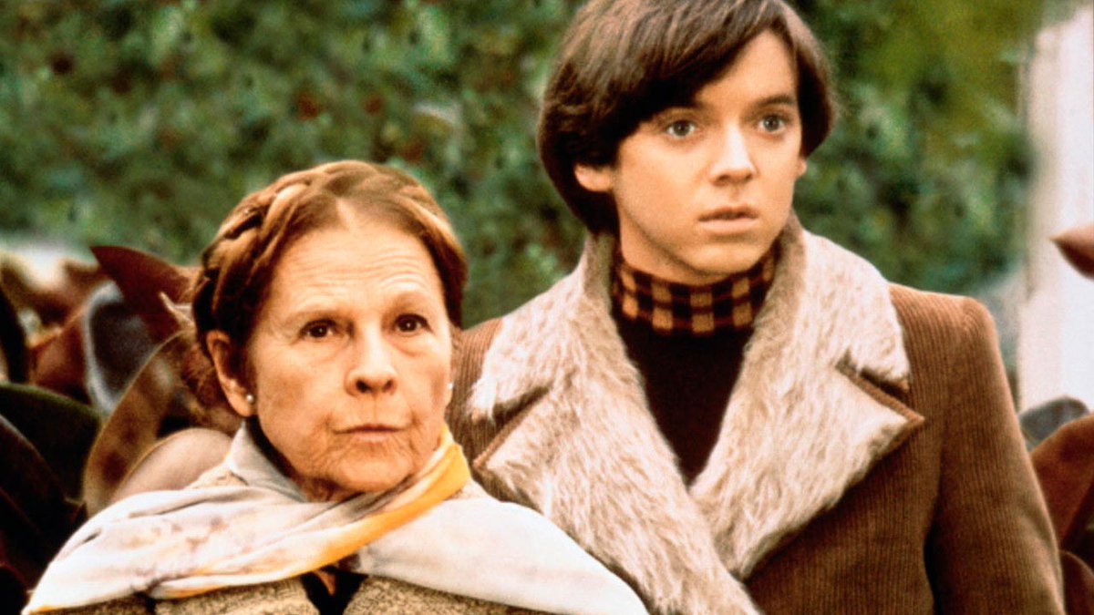 cinepastor's tweet photo. Película 329-2024: (***) "Harold y Maude" ("Harold and Maude", #HalAshby, 1971)
Le cuentas este argumento a un productor y ni de broma te la financia, lo cual confirma que muchas veces los productores (como todos) se equivocan.
Magnífico guion de #ColinHiggins(muy pocos trabajos) https://t.co/UMxA18OCR1