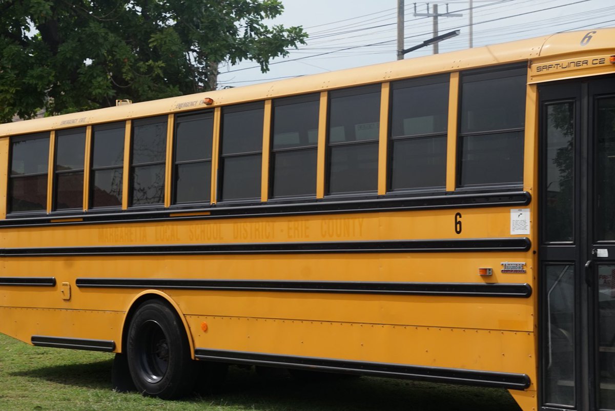 darylvazmp's tweet photo. For Christmas 🎄 Our gift to the children of Portland is an investment in their future. Pleased that the buses have arrived and Mrs Vaz @annmarievazja will provide more details in the coming weeks. #PerformanceOverPropaganda 🎁 

Thanks to our sponsors and partners who made this possible at no cost to the taxpayers. #ActionTeam
