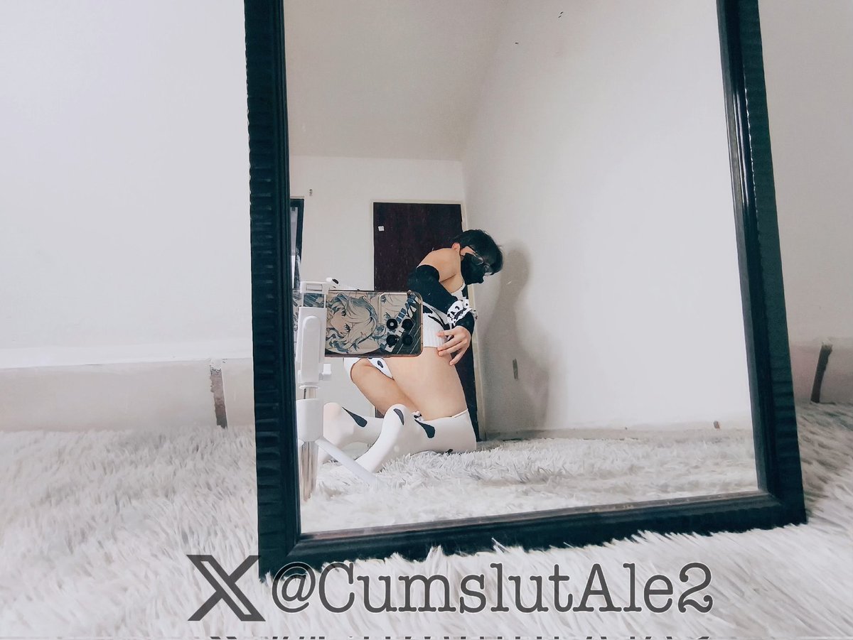 CumSlutAle2's tweet photo. Sorpresita para el que comente 🥴✨

Rt y like para quitar el celular 😎🔥 https://t.co/13PVEE2kod