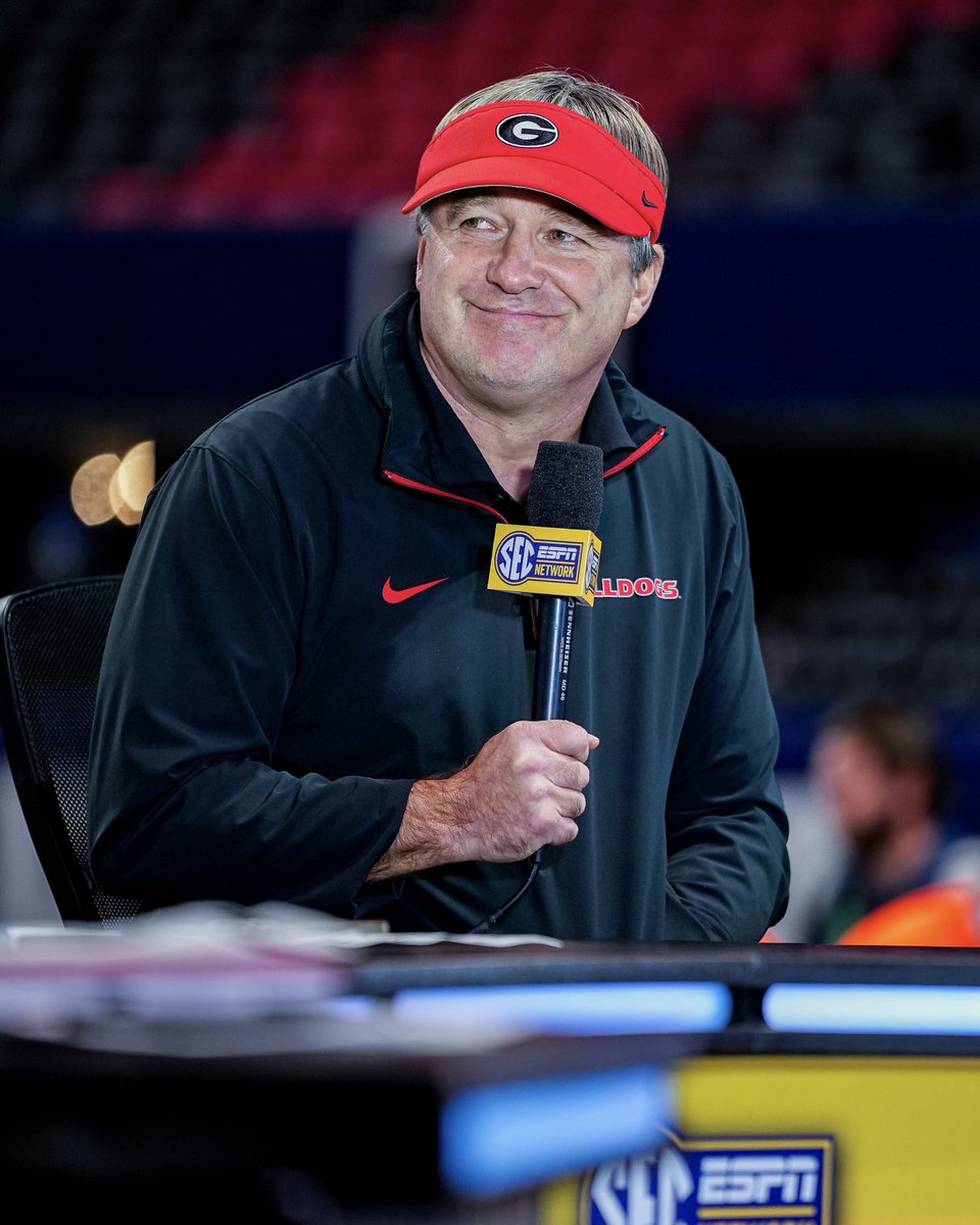 Happy Birthday, <a href="/KirbySmartUGA/">Coach Kirby Smart</a> ‼️

#GoDawgs