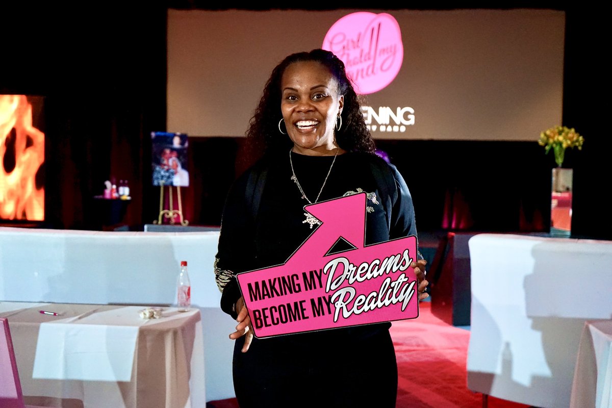 Be the woman that stops at nothing to make her dreams become her reality! #theprettyhustle with <a href="/ClaudienneHS/">Claudienne Hibbert</a> 💕✨