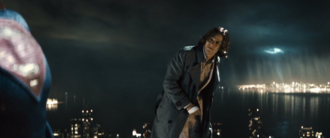 Zack Snyder is such a mastermind. 

Just look at how the man portrays The Bat Signal and The Symbol of Hope in the same shot.