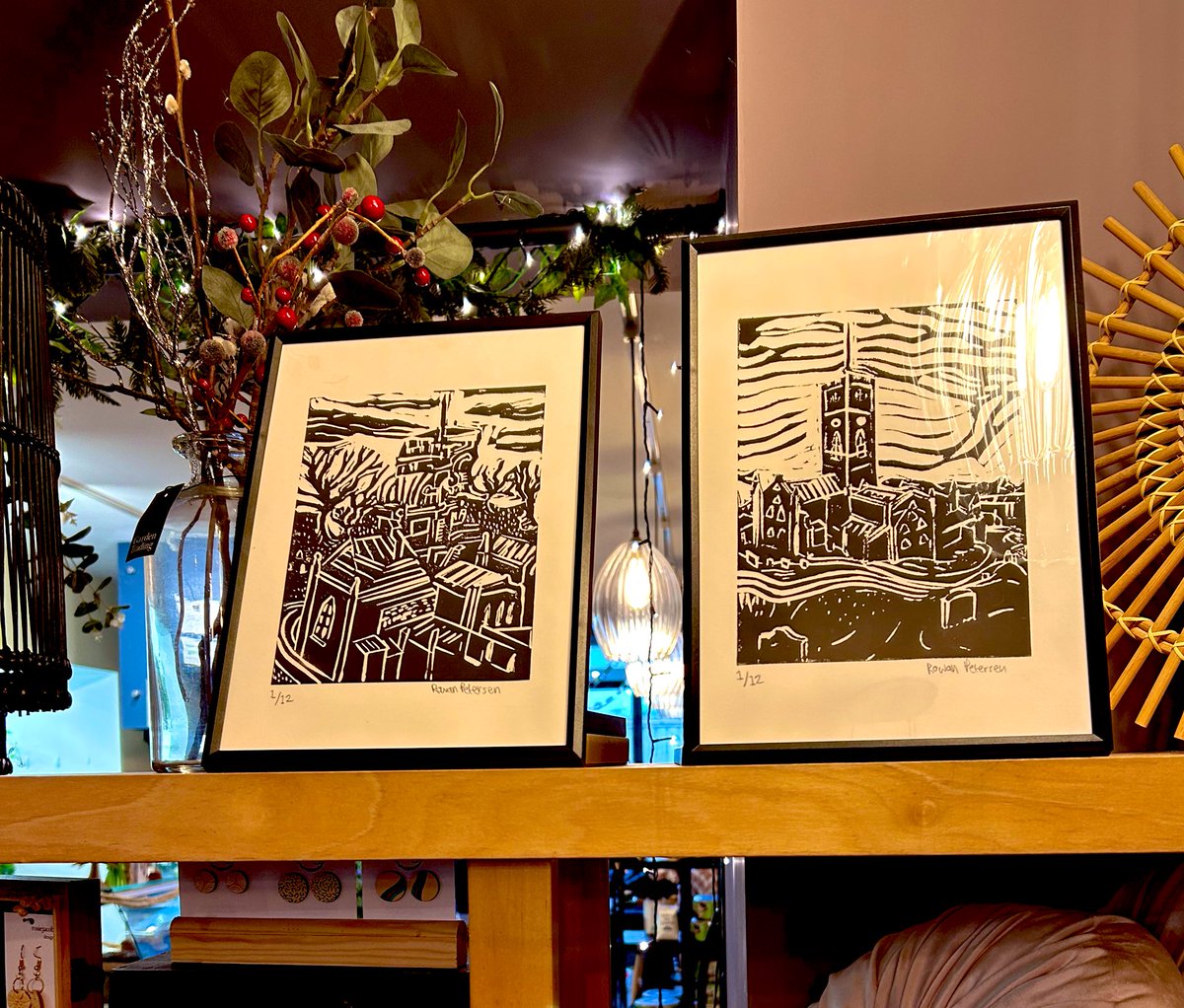 DrElizabethMac1's tweet photo. Rather than getting ‘final Christmas bits’ (which could just go on forever) we saw @heather_nixon1 for coffee &amp; spotted her super talented son’s art! Then made lunch for another pal &amp; went on a great walk that ends at #TheSloopInn #Abereiddy #Porthgain #presence #Pembrokeshire https://t.co/kxuIym1mIJ