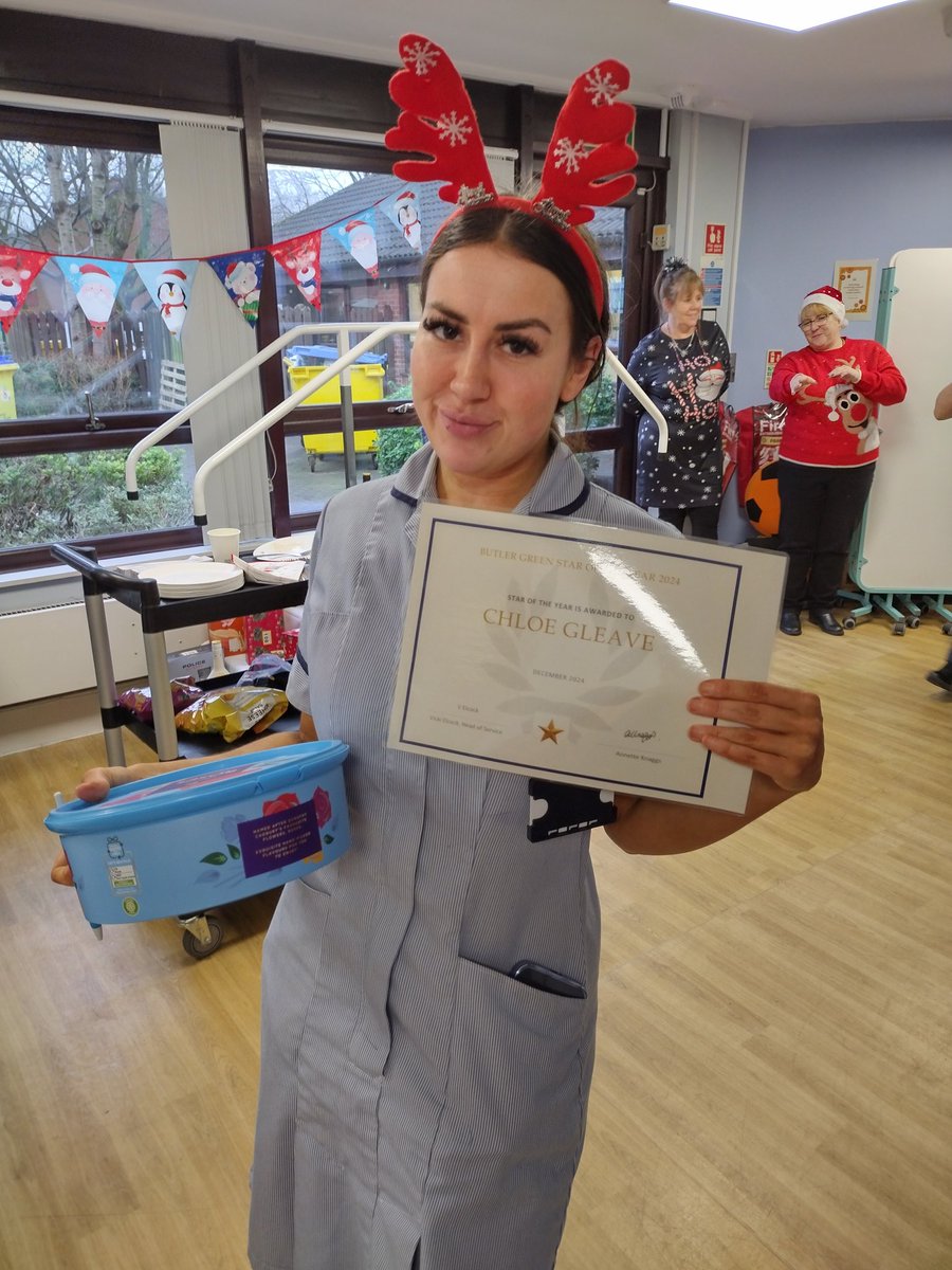 Anne-Marie Thompson (@amthompson19) on Twitter photo Today we totted up all the votes from each month to see who has won Employee of the Year 2024! There was one clear winner, the beautiful Chloe Gleave. Well done! <a href="/OldhamCO_NHS/">Oldham Care Organisation</a> <a href="/JacobSc46299878/">Jacob Scott</a> Today we totted up all the votes from each month to see who has won Employee of the Year 2024! There was one clear winner, the beautiful Chloe Gleave. Well done! <a href="/OldhamCO_NHS/">Oldham Care Organisation</a> <a href="/JacobSc46299878/">Jacob Scott</a>