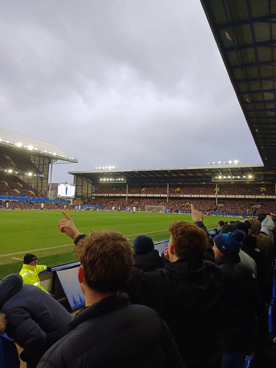 Wee trip down to Everton Chelsea yesterday for Lewis' Christmas. Game wasn't up to much, was baltic but something different 😂