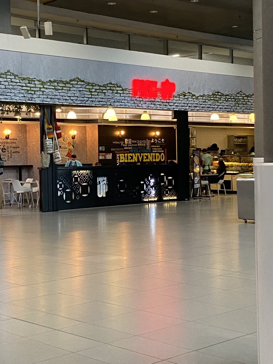 YomerbysR's tweet photo. @MincomercioCo @BOG_ELDORADO @fonturcol @avianca @juanomanriquec Mi esposo y yo estuvimos el 27/10 y nos estafaron, porque eso no puede tener otro nombre. Por 2 desayuno nos cobraron prácticamente 90 mil pesos.  A también un jugo que no se mira en la foto. Y todavía pidió propina. Me parece increíble que ningun ente regulen eso #Ladrones https://t.co/0s5X66fItz