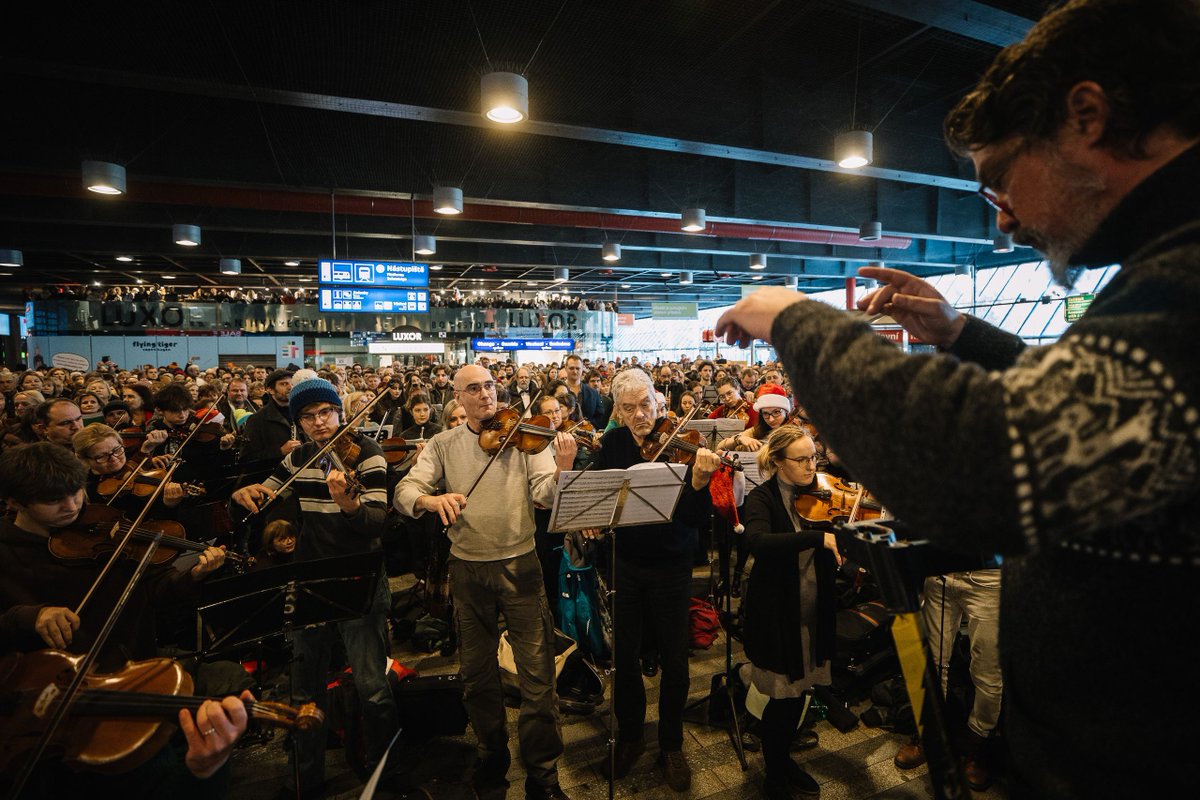 Seznam Zprávy tweet media