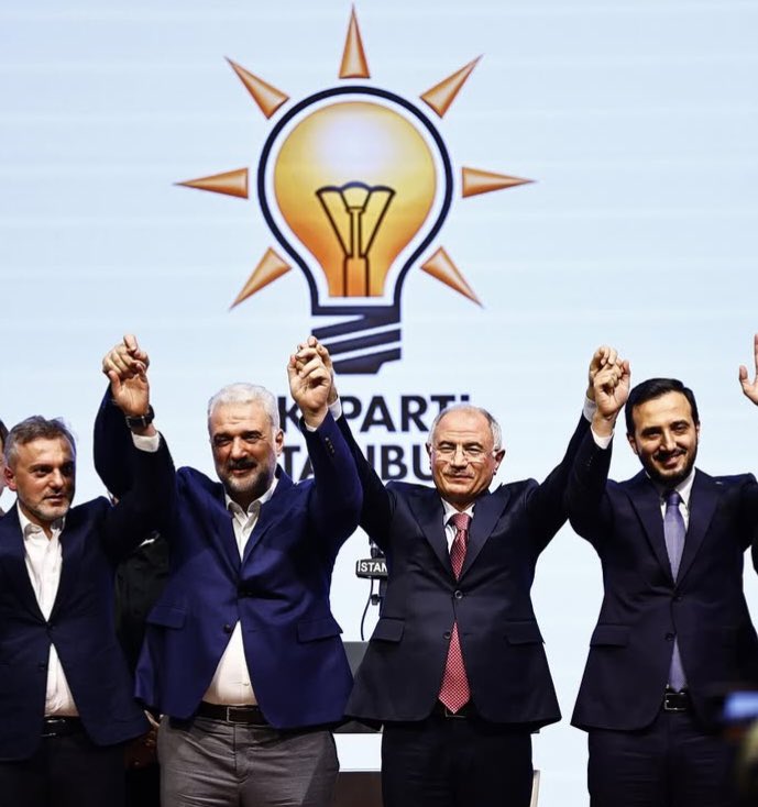 Emre_UOsmanoglu's tweet photo. Ak Parti İstanbul İl Başkan Adayımız Sayın @abdullahozdemir ’i tebrik ediyor, başarılar diliyorum.

@osmannnurika Başkanımıza gayretlerinden dolayı teşekkür ediyorum.

İstanbul’umuza ve teşkilatımıza hayırlı olsun. 

@akpartiistanbul 🇹🇷 https://t.co/rqg6dB3kr0