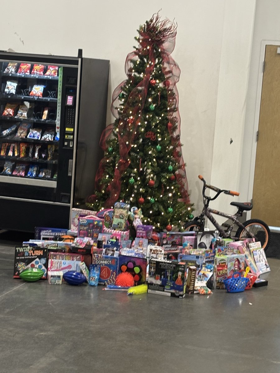 Our Olive Branch, MS, team members have been busy during the holidays collecting and donating non-perishable food items and toys for the Warriors Center and students at a local elementary school. Way to spread cheer this season! #MonthofGiving #SeasonofGiving