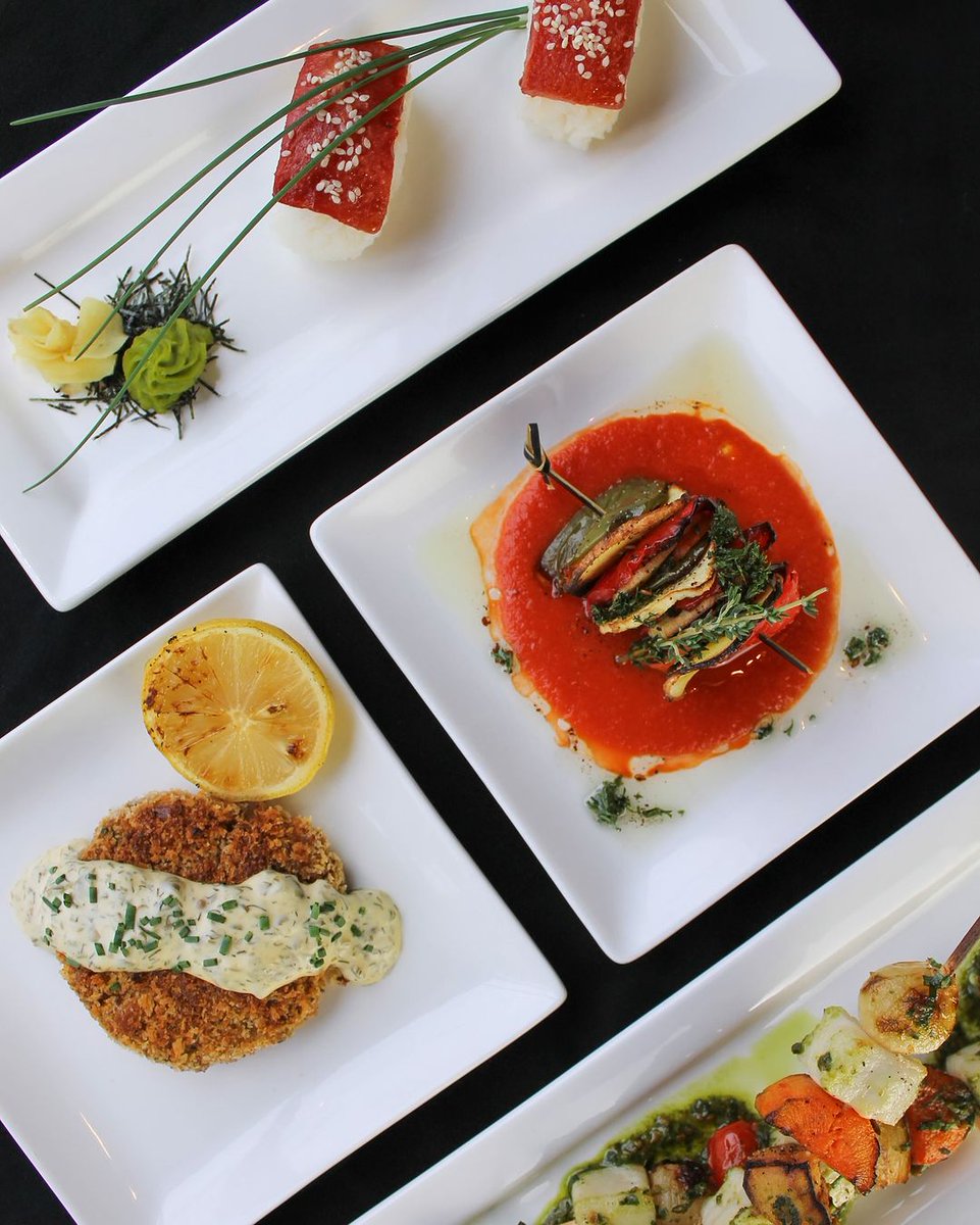 Looking for the perfect spot to dine on Christmas Day or New Year’s Eve? Whether you’re after a festive feast or a cozy meal with friends, #LdnOnt has you covered! 🎄🥂

Discover our full list of restaurants open on Christmas and New Year's Eve! 

😋👉londontourism.ca/guides/restaur…