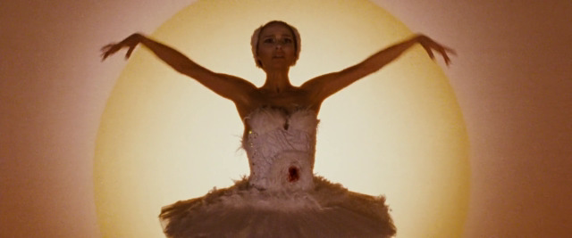 TheCinesthetic's tweet photo. black swan, 2010 https://t.co/676QRFlZiH