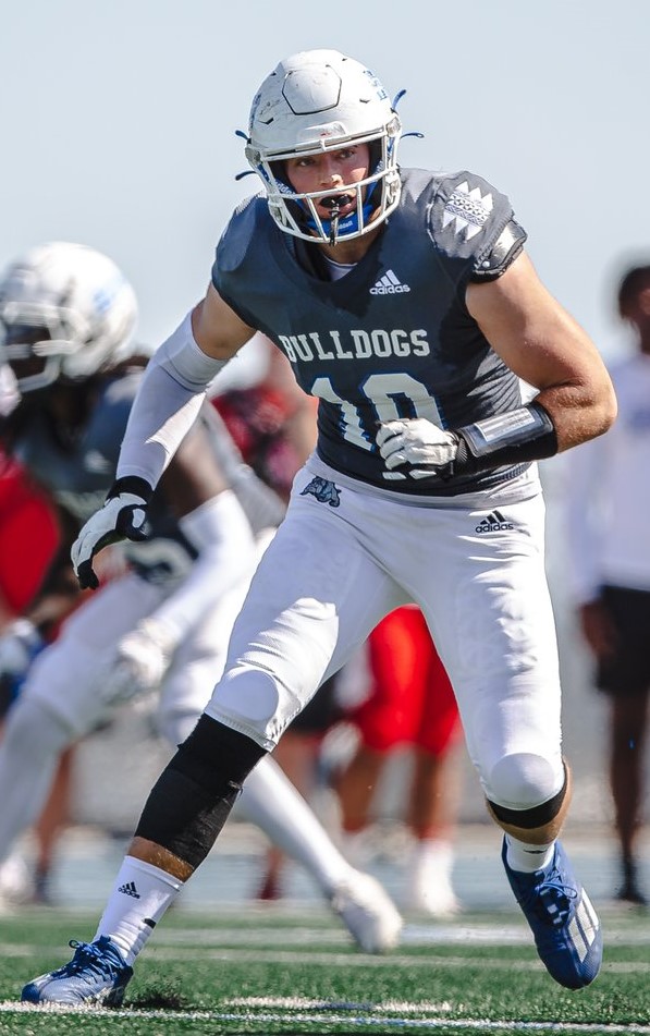 #Salute John Gayer <a href="/JohnGayer96/">John Gayer</a> @ San Mateo JuCo <a href="/CSM_Football/">College of San Mateo Football</a> named <a href="/3C2Asports/">3C2A</a> Defensive Player of the Year honors <a href="/coachTcsm/">Tim Tulloch Sr.</a>