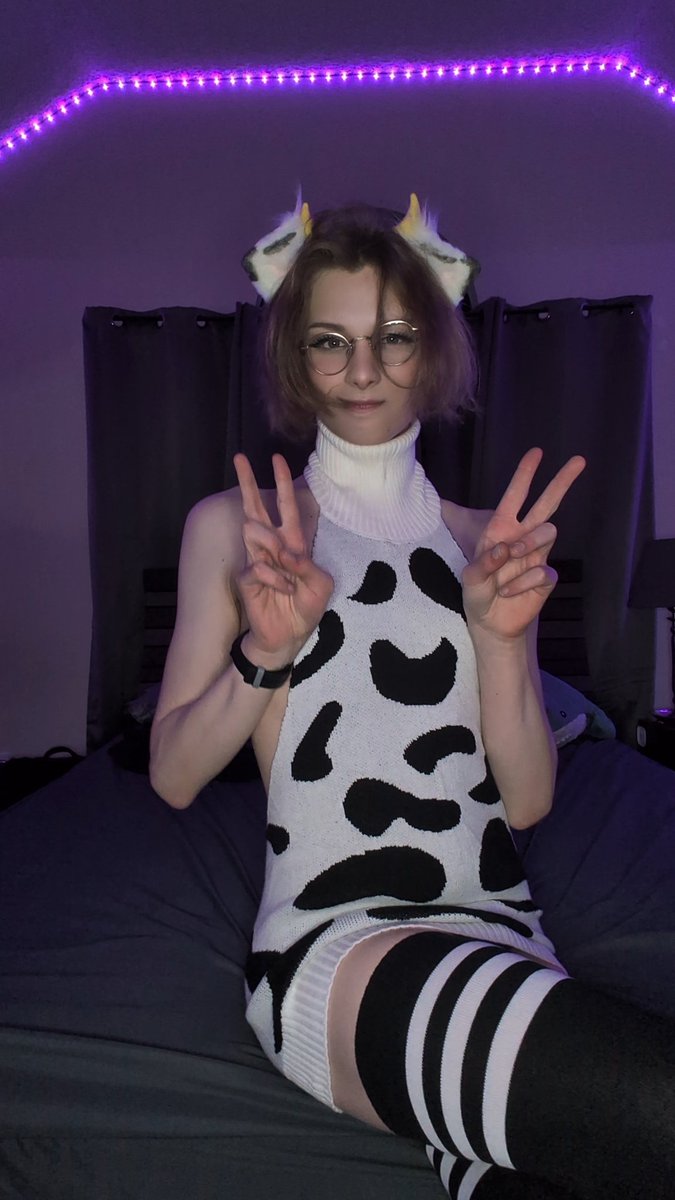 ElysianFemboi's tweet photo. Save a cow, drink some boymilk 
#femboy #boymilk #femboys #astolfo #cosplay #trap https://t.co/w6iLiex5pR