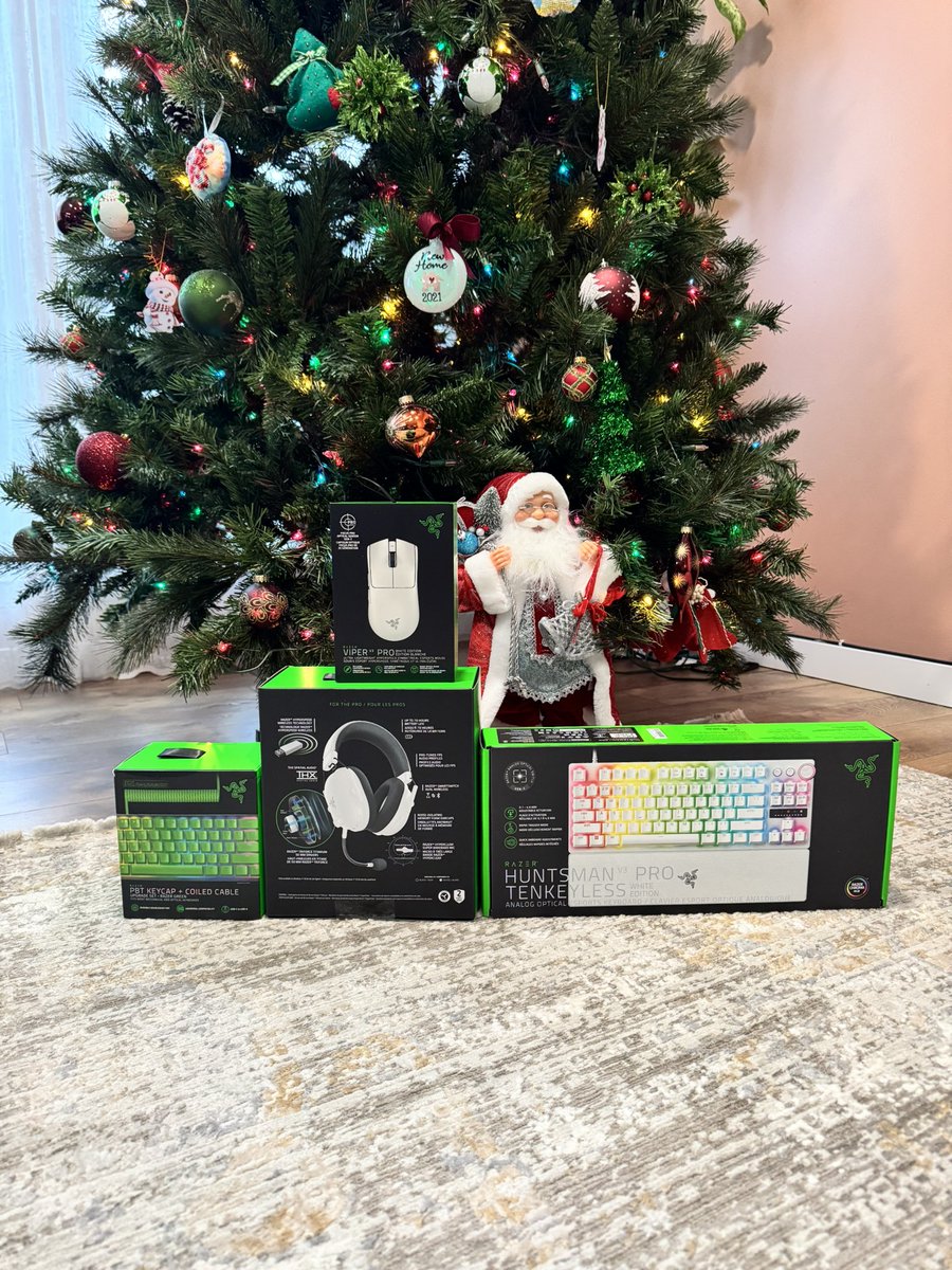 ogwizard (@ogwizardcs) on Twitter photo Massive thanks to <a href="/Razer/">R Ξ Z Ξ R</a> and <a href="/itsbellorie/">bel ππ»</a> for sending me this amazing gear! Can't wait to put these top devices to good use. ππ― Massive thanks to <a href="/Razer/">R Ξ Z Ξ R</a> and <a href="/itsbellorie/">bel ππ»</a> for sending me this amazing gear! Can't wait to put these top devices to good use. ππ―