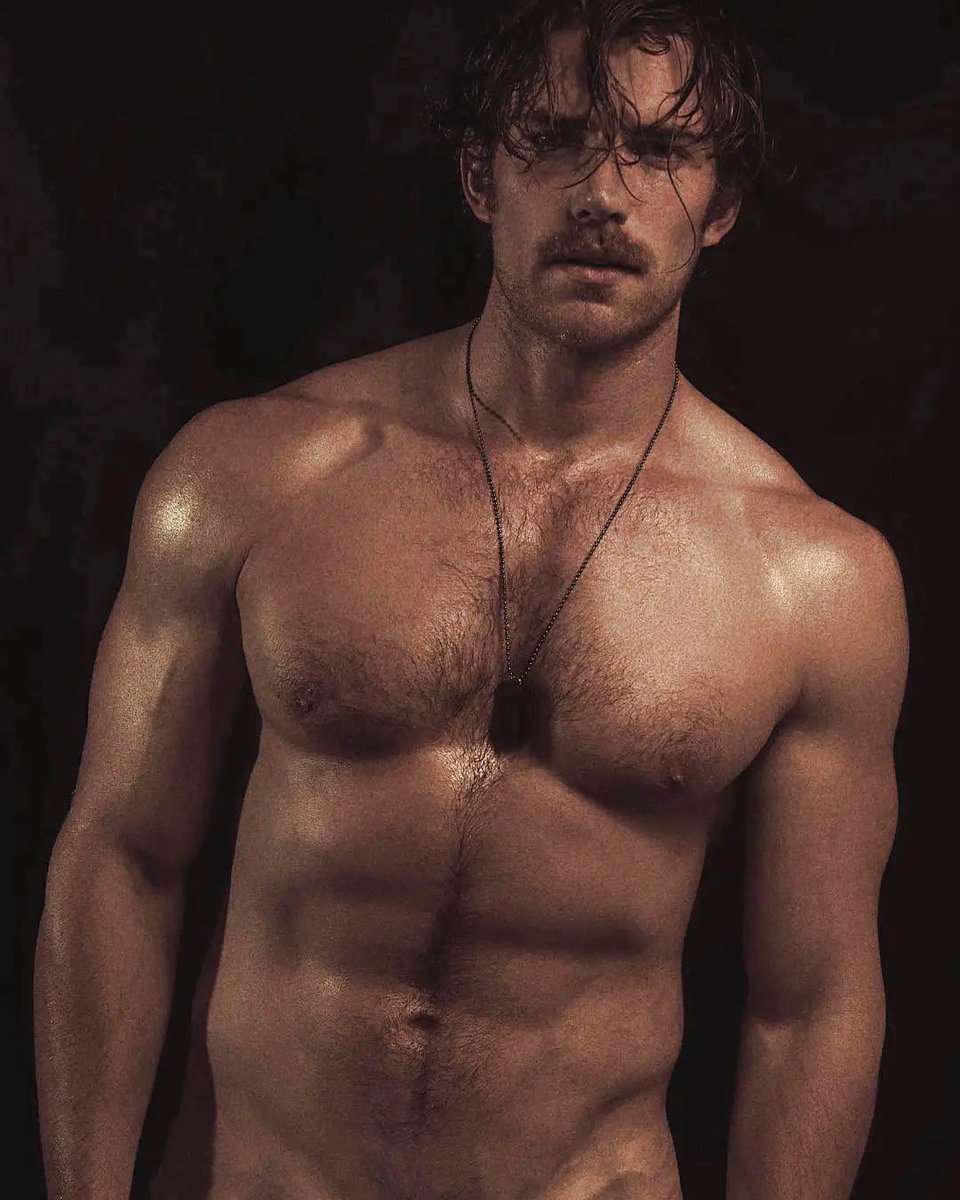 notpopbase's tweet photo. how can women be lesbian when men like this exist? https://t.co/U9RyvLzZF1