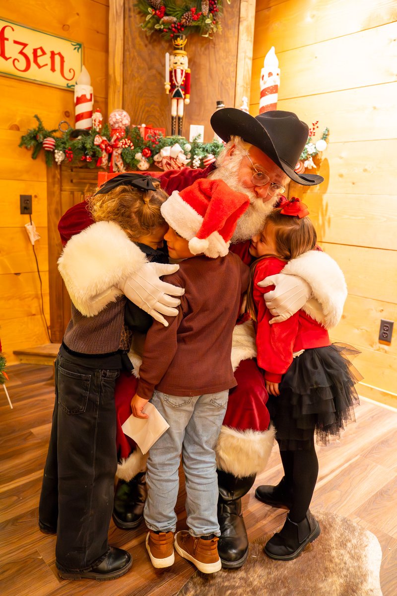 Merry Texas Christmas, may all your days be merry and bright! Join us for the final days of our 2024 season at the most magical place in Texas!✨🎄