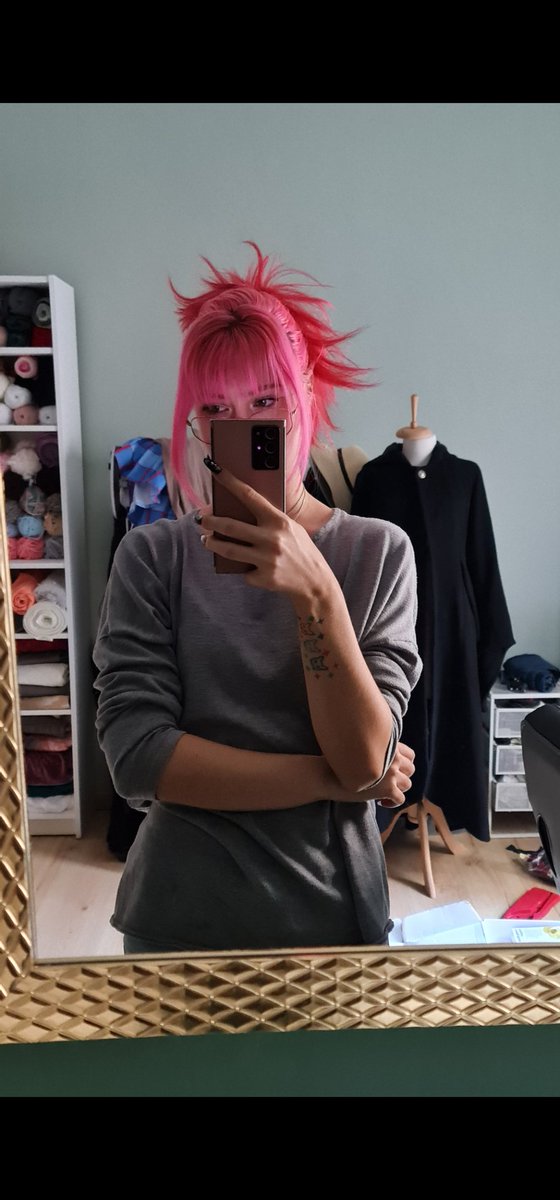 Sannyrosequartz's tweet image. Spięłam włosy na szybko i wyszło tak spoczko, niestety juz wiem ze to było jednorazowe i juz nigdy więcej mi tak nie wyjdzie 🥹