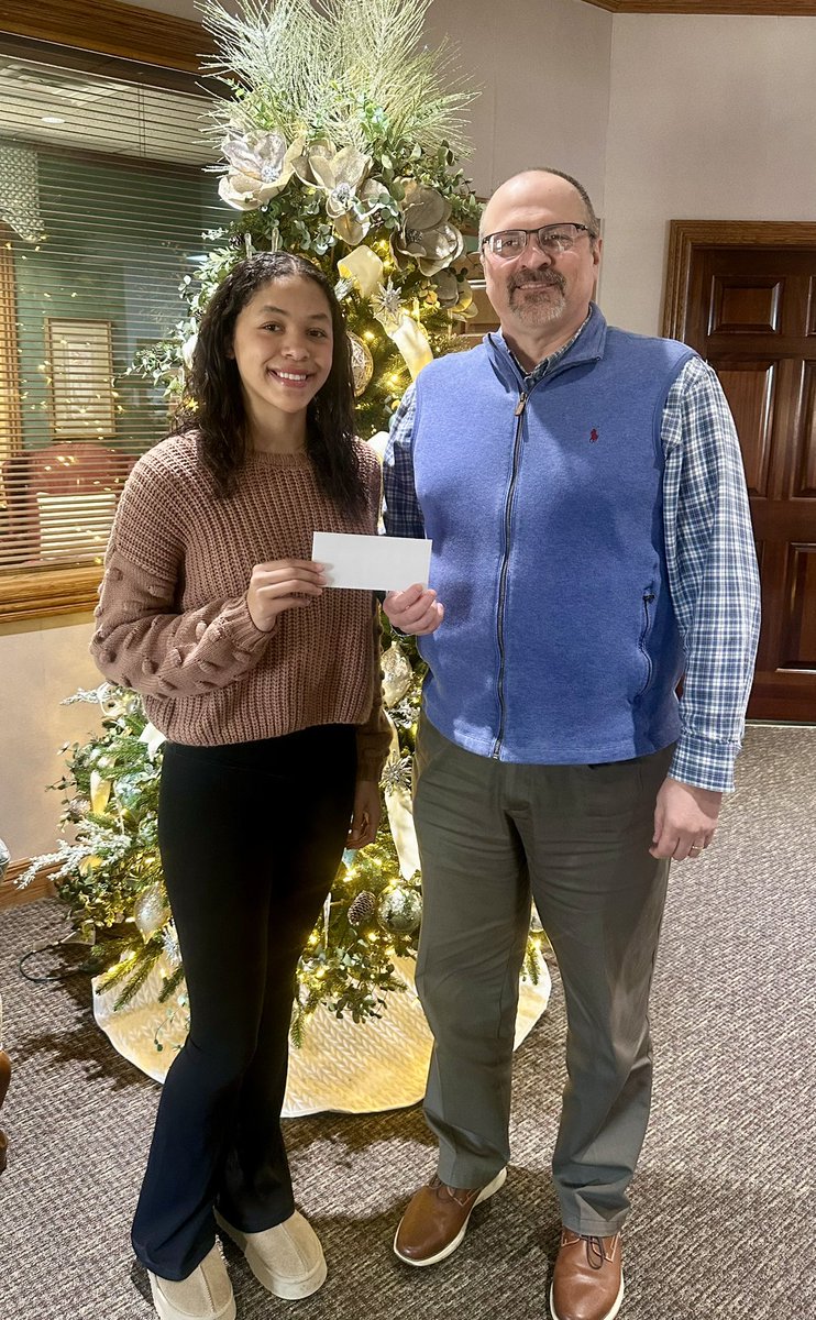 FNBRS_'s tweet photo. First National Bank would like to congratulate Aniyah Coffey for being selected as the Athlete of the Week! Last Tuesday, Aniyah helped propel the Lady Lakers to victory against Metcalfe County by dropping 30 points and grabbing 10 rebounds. Congratulations, Aniyah! ⚓️🏀 https://t.co/EPJtaPa6ys