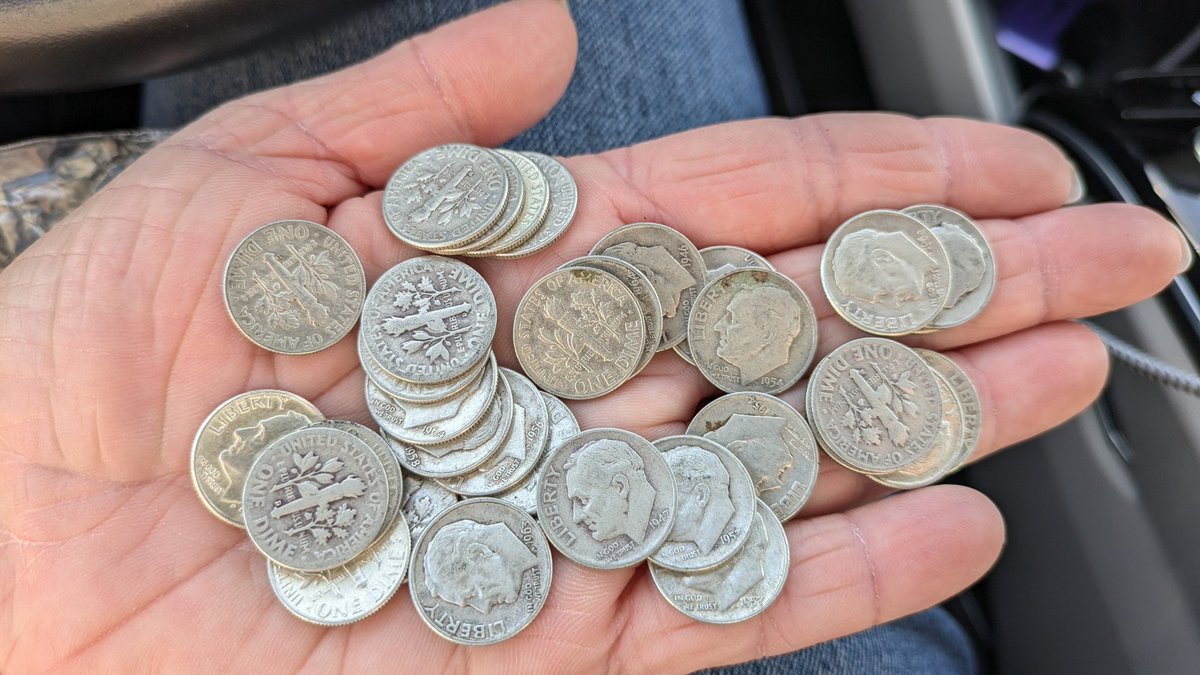 MeeshLynne's tweet photo. @RomanAtwood my mom recently gave me a bag of quarters and dimes from my grandma.  No silver in the quarters, but look at all these silver dimes!!!!  All pre 1964. Earliest is 1946.  Thanks for teaching me about silver coins!  Off to go get paid! https://t.co/n1AwyBq6es