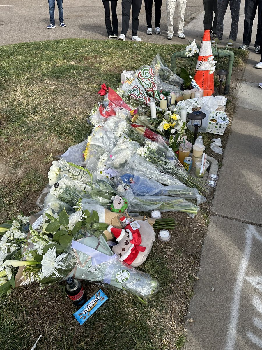 QlNAIDE's tweet photo. this past weekend has been some of the hardest days of my life.
i have so much to say but no words can measure just how much i love and miss you. life is so cruel but through all the pain im still so grateful to have experienced it together. https://t.co/LzKdkbAGGT