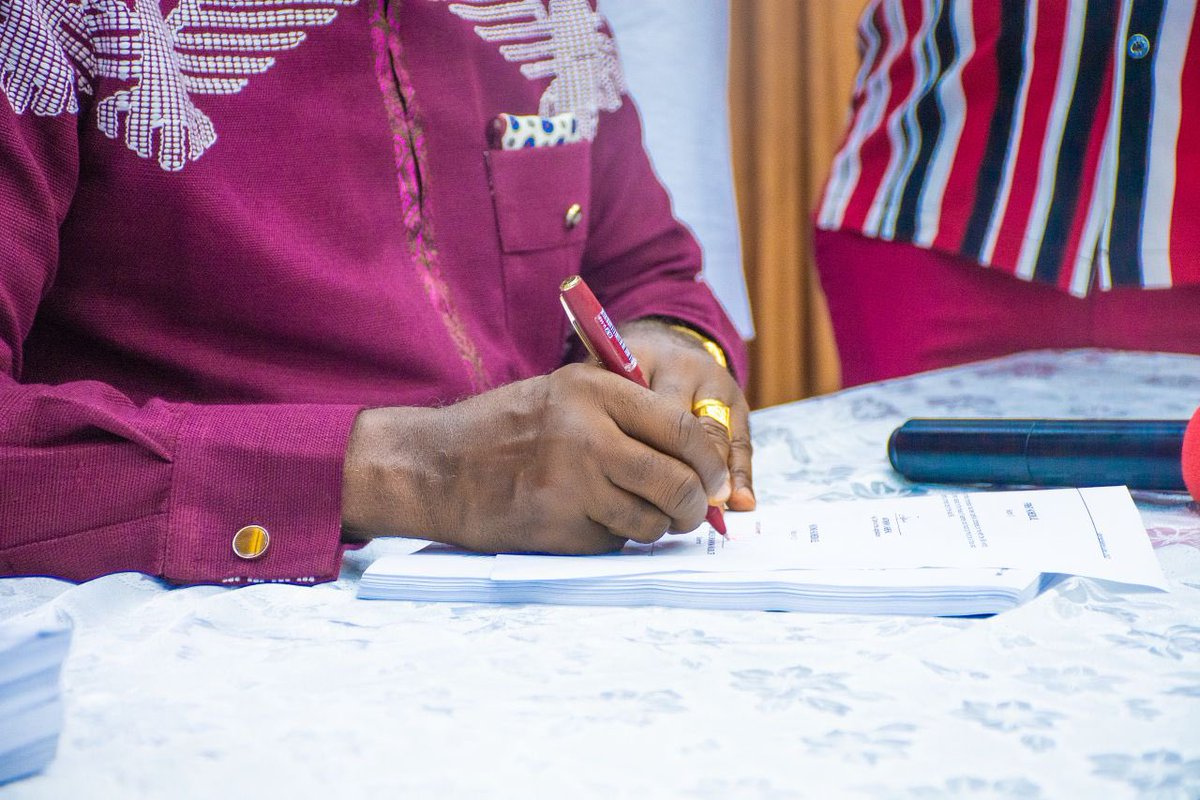 I have signed the N607 billion 2025 Appropriation Bill into law! 

This budget, themed "Changing Gears 2.0", marks a significant milestone in our administration's efforts to transform Anambra State into a modern, prosperous, and livable homeland. We are prioritizing our 5 pillars