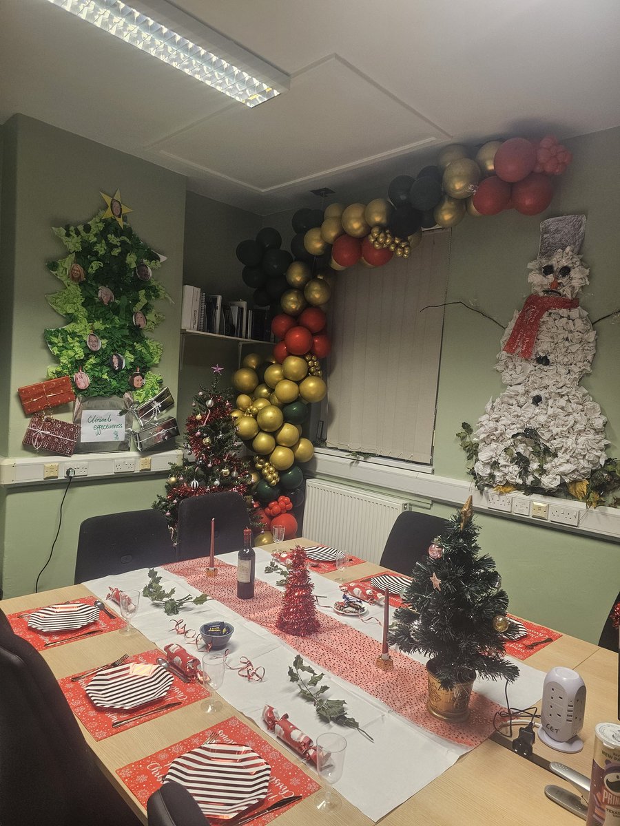 Lisa Elder (@lisaeldernhs) on Twitter photo Clinical Effectiveness Team do Christmas ๐ <a href="/rdash_nhs/">RDaSH NHS FT</a> <a href="/TobyLewis_NHS/">Toby Lewis</a> <a href="/DrJude_G/">Dr Jude Graham BEM QN ๐๐</a> Clinical Effectiveness Team do Christmas ๐ <a href="/rdash_nhs/">RDaSH NHS FT</a> <a href="/TobyLewis_NHS/">Toby Lewis</a> <a href="/DrJude_G/">Dr Jude Graham BEM QN ๐๐</a>