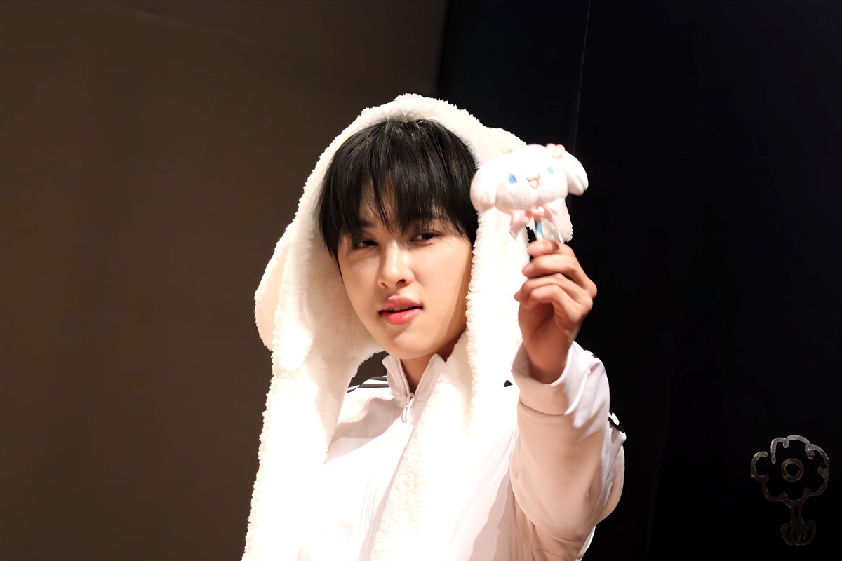 anko_0u0's tweet photo. 온리원오브
리에 팬싸
Dec 7th , 2024
#OnlyOneOf #온리원오브
#オンリーワンオブ #Rie #리에
#リエ #이성호 #성호 #onlyoneofrie #onlyoneof #팬싸 #대면
#meetevent #kpop
@OnlyOneOfmember
@OnlyOneOf_twt https://t.co/dIVqXBpvNP