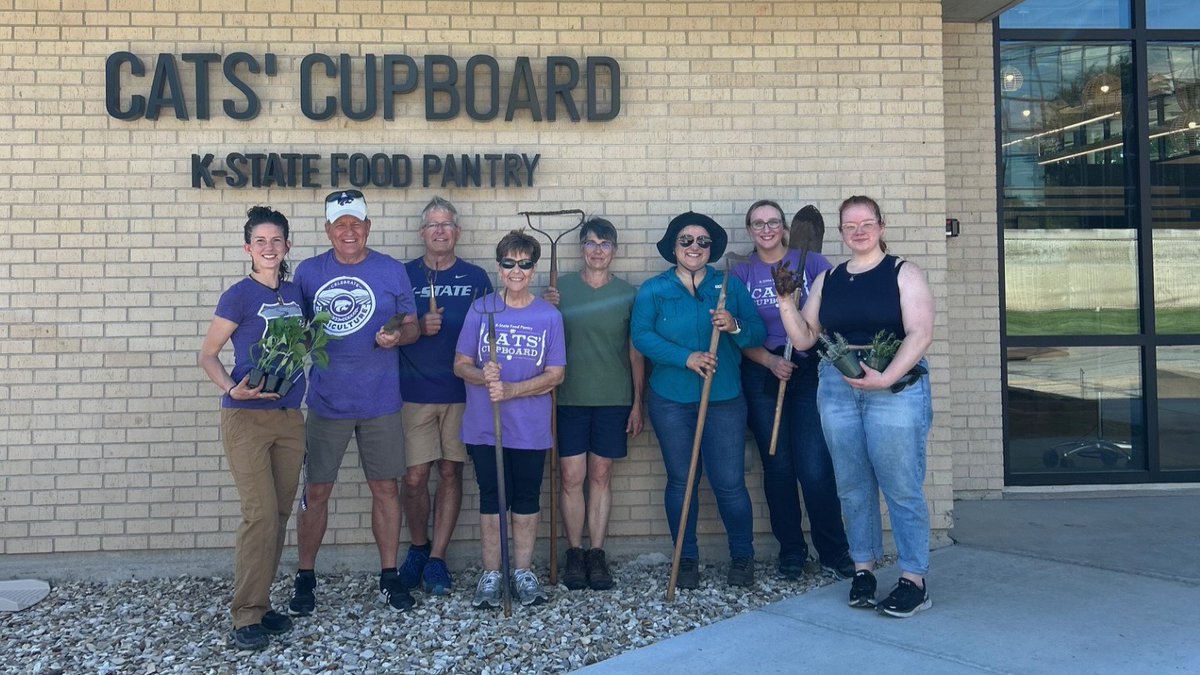 KStateAlumni's tweet photo. Food for all: How Cats’ Cupboard is filling a need and addressing food insecurity on campus
https://t.co/L2X0VHGuEN
#KState #Wildcats #KansasStateUniversity https://t.co/aTgdZtGAEg