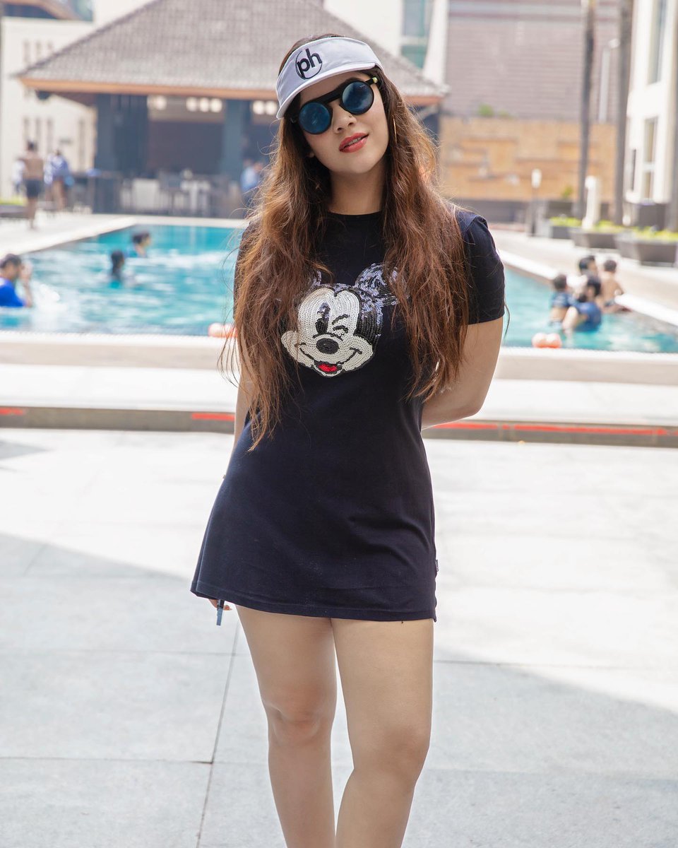 maya104257's tweet photo. H.A.P.P.Y 🖤
.
.
.
.
#sunsandsea #beachhair #goa #goadiaries #goa21 #goafashion #kaftan #kaftandress #instagood https://t.co/r9eFy6vNTm