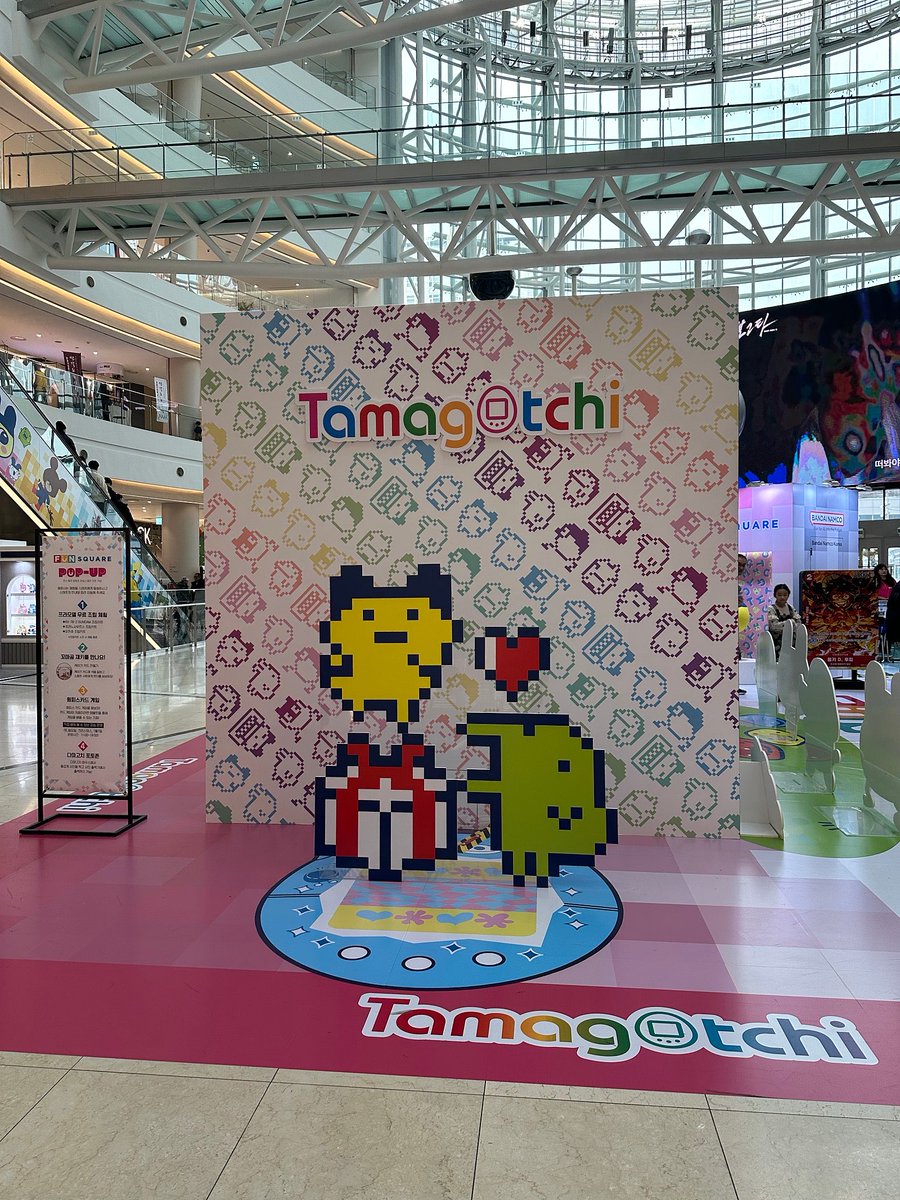 TamaPalace's tweet photo. Tamagotchi Display at Fun Square in Yeongdeungpo Times Square Mall, Seoul Korea
📸 Love Dama on Naver
https://t.co/soMzKpCXtp
#tamapalace #tamagotchi #tmgc #tamatag #virtualpet #bandai #funsquare #yeongdeungpo #timessquaremall #seoul #korea https://t.co/sKKTJwt4Cr