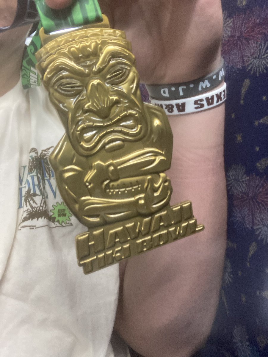 I had a great game and an even better experience in Hawai’i for the Tiki Bowl. I met a lot of great guys and made memories that I’ll hold on to for the rest of my life. I am extremely blessed to have gone on this trip. Thank you to everyone that helped me make it.❤️🤙🏼