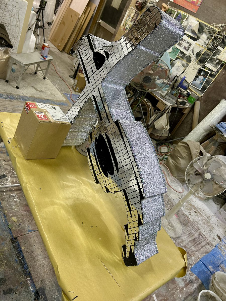 mizushimaaaaaa's tweet image. エレキコミック第34回発表会「す」  小道具メイキング

悔しいのでもし同じようなご依頼またいただけましたら、きちんと曲面で仕上げます。

 #エレキコミック