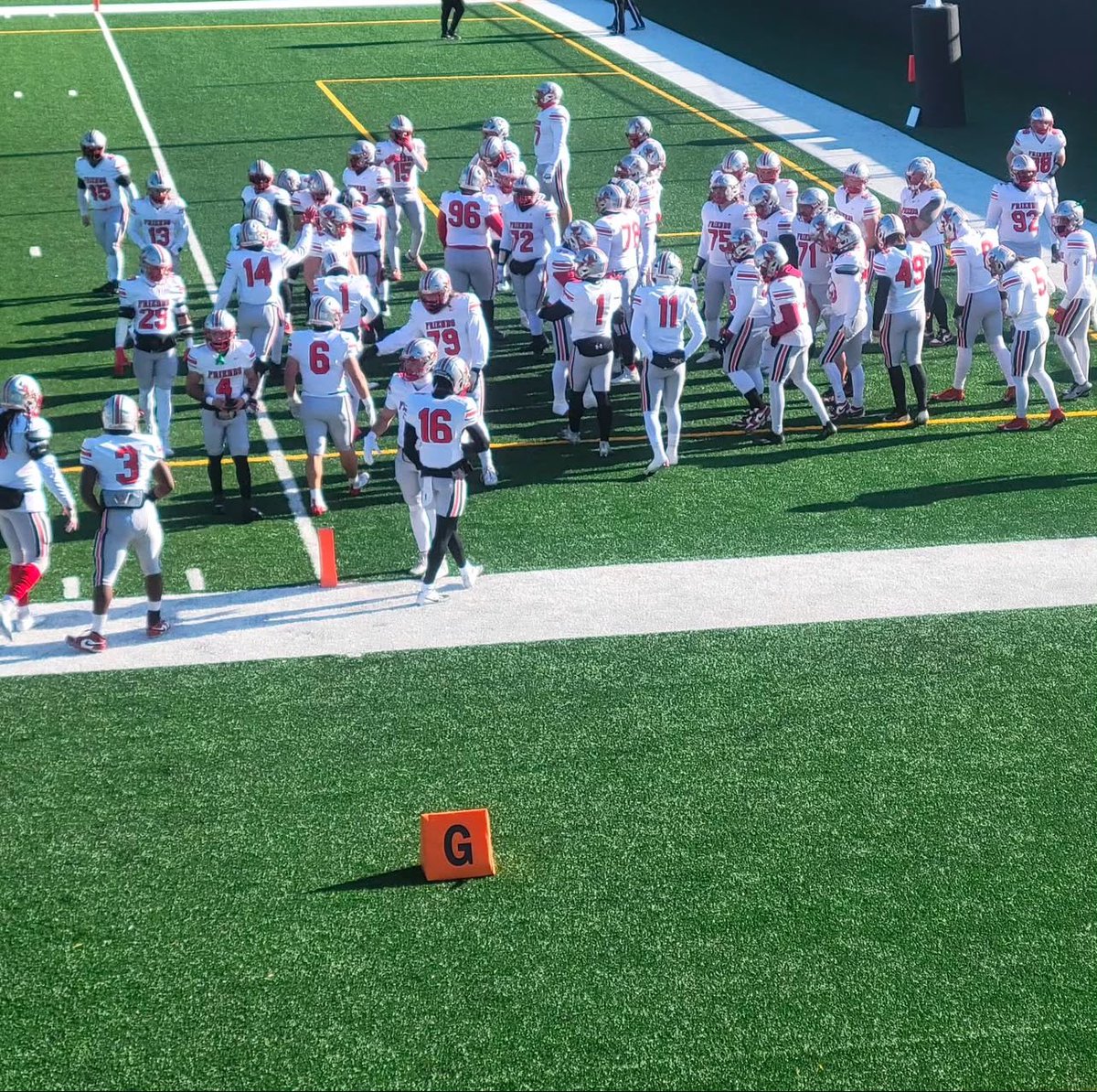 10-1 Conference champs🏆💍
1-1 Playoffs
1st team all-conference 
Honorable-mention All-American 
…BLESSED to end my college football career as a Falcon💯 BEST TEAM CULTURE to grind out a season with🗣️
#BTF #SHOUTOUTTODASWEDES <a href="/FalconsFU/">Friends University Football</a>
