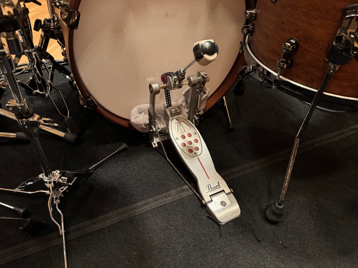 pearl_drum's tweet photo. Sadao Watanabe with Strings
Dr：　竹村一哲　(@ittetsu_ds)
東京都「サントリーホール」公演 での楽器をご覧下さい。

2枚のSABIANシンバルが新たに導入されました！

SABIAN 18" STRATUS Crash
SABIAN 22" HHX Anthology Low Bell

是非会場で、竹村一哲さんの美しい音色をご体感下さい。 https://t.co/vi2h3yRwxq