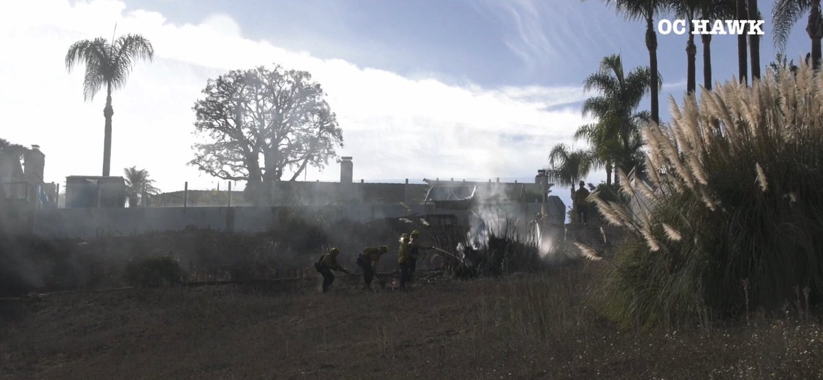 AlertsSocal's tweet photo. #LagunaHills #NellieGailRanch. @OCFireAuthority responded to reports of a brush fire in the area of Spur Branch LN today around 12:45. Quick response by firefighters held the fire to a bush and prevented it from spreading to near by brush and homes. Unknown cause #OCHAWKNEWS https://t.co/HQqrotltDv