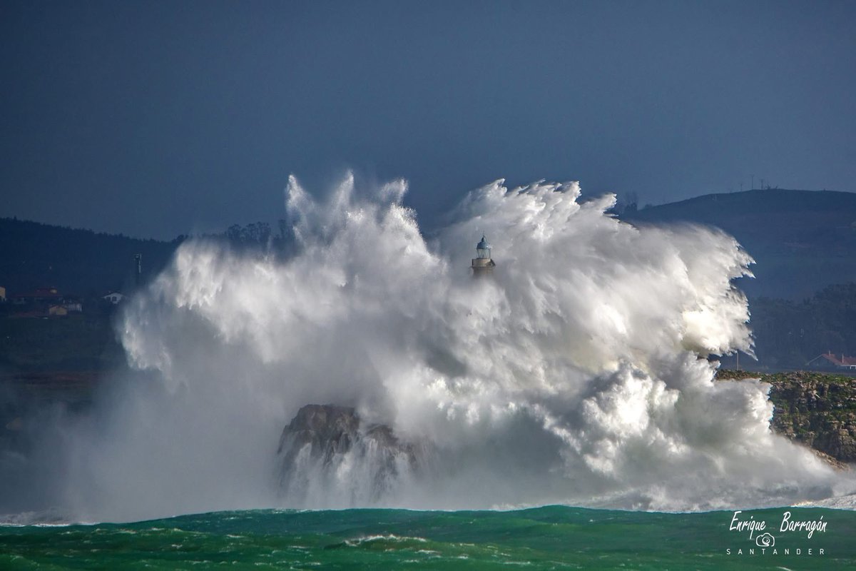 Postureo_CANT's tweet photo. 🌊 La impresionante fuerza del Cantábrico sobre Mouro 🌊

📍 Santander (Cantabria)

📷 IG enriquebarragansantander https://t.co/6RgMWu4CVb