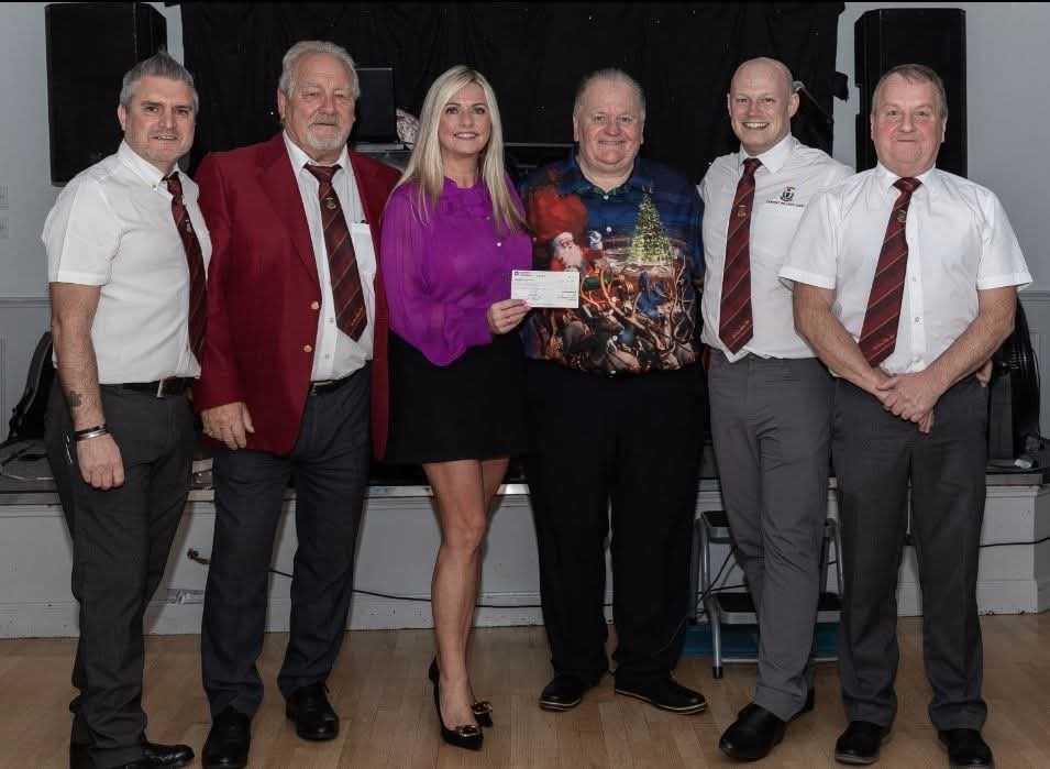 The wonderful Tranent Belters have donated £1000 to Radio Saltire as part of their 50th anniversary fundraising. The cheque was presented to two of our Trustees, Davie Martin and Mags Foster, at the annual Belters Xmas party yesterday. Merry Christmas ❤️🏴󠁧󠁢󠁳󠁣󠁴󠁿❤️