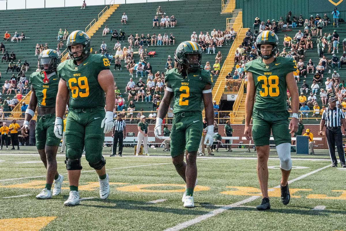 waynestwarriors's tweet photo. #WarriorFB: A True Warrior (feature story on Football's Elijah Fowlkes)
https://t.co/GkvaanCrFy
#REPthe31 https://t.co/rwpxhKydYu