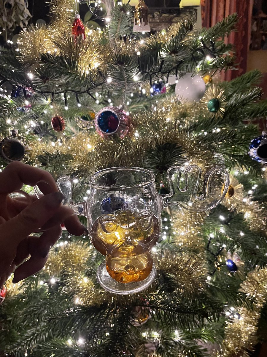 Prost, ihr lieben! Mögen die Spiele beginnen 🤣