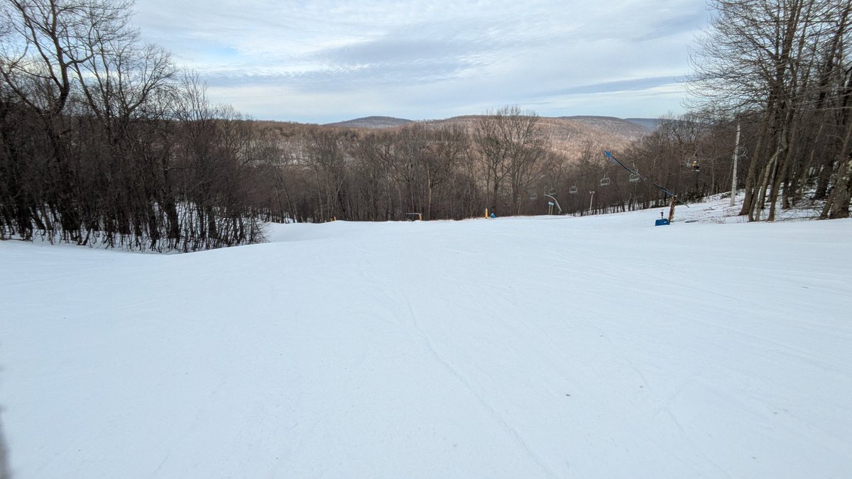 hbwx's tweet image. Good afternoon for skiing @BlueKnob .  @JoeMurgo