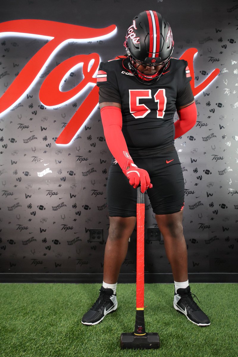 JaylinRogers2's tweet photo. COMMITTED ‼️ #GoTops #AGTG 
@Coach_Helton @CoachBernardi74 
@CoachWillFriend @CoachWood_HCC 
@CoachLGeorge @Coach_BFarrar @JWren87  @WKUFootball https://t.co/JYQMyopbvX