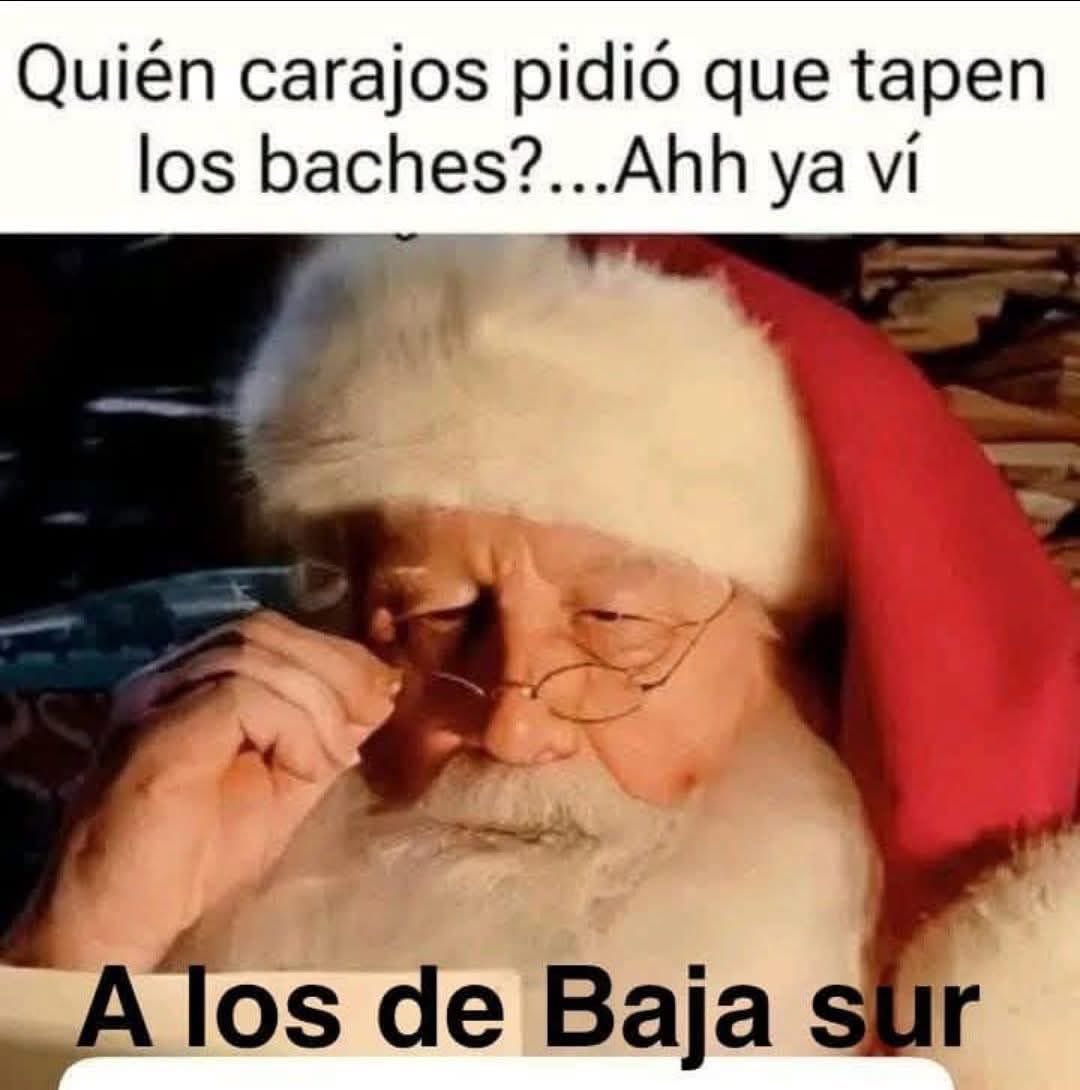 cristinamedinac's tweet photo. Por fis #SantaClaus está horrible la #transpeninsular urge que llegue el #bachetón que impulsa la Presidenta @Claudiashein porque acá el Gober @VictorCastroCos como que ha hecho como que tapa baches pero quedan peor. SOS‼️ @SICTmx https://t.co/TU5NIW8RaM
